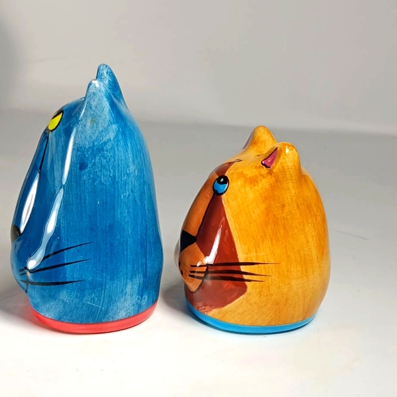 Vtg. 1980 Catzilla Design Salt & Pepper Set Hand Painted - Picture 2 of 5